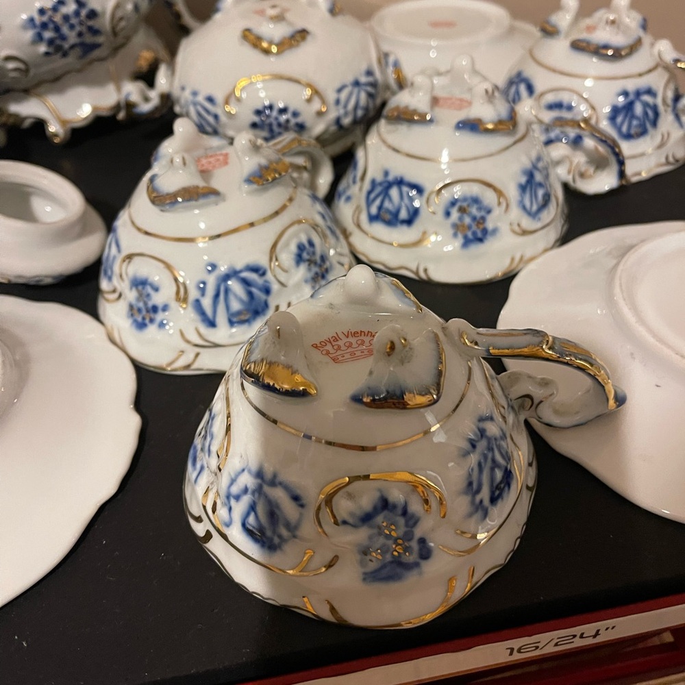Royal Vienna Fine Porcelain Tea Set Blue White Gold China Wow Antique VTG Rare - Picture 13 of 16